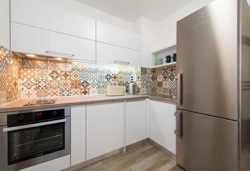 Grand Vitosha Apartments