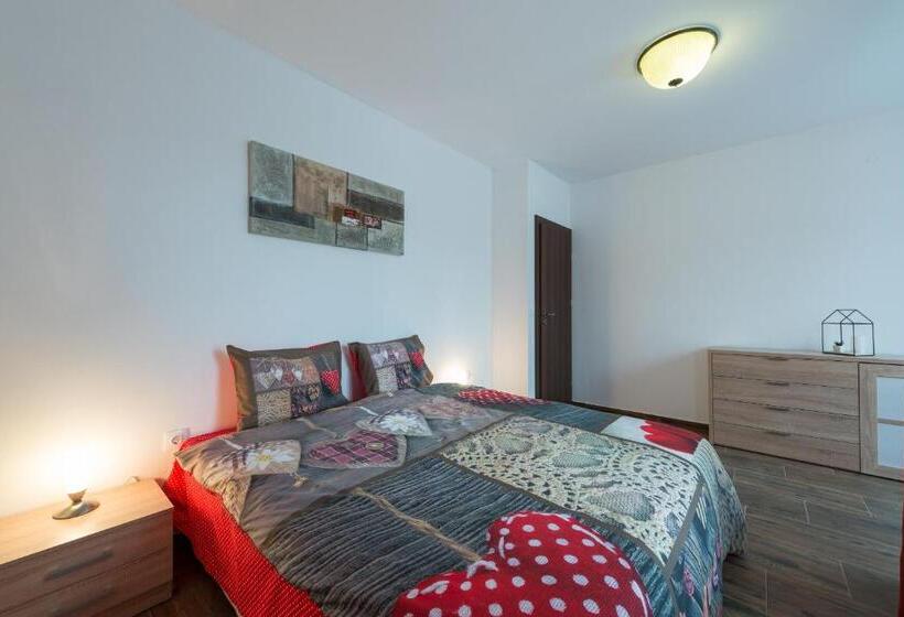 Grand Vitosha Apartments