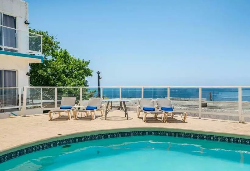 Luxe Beach Resort