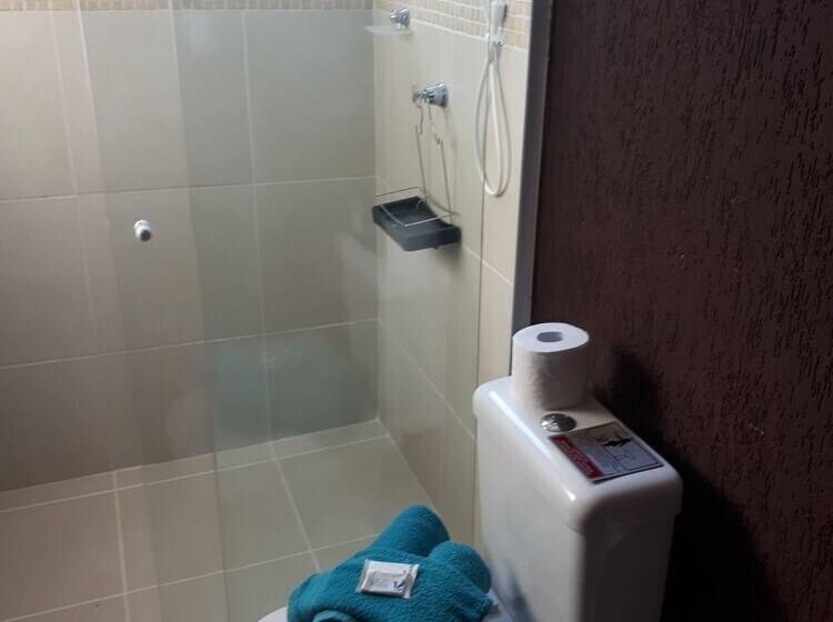 膳宿费 Pippo Suites Guarujá