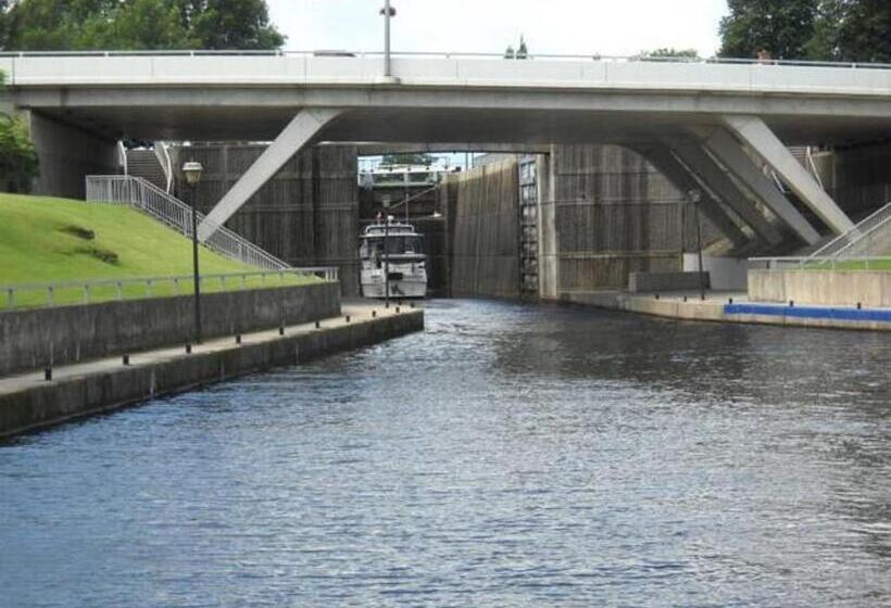 فندق Econo Lodge