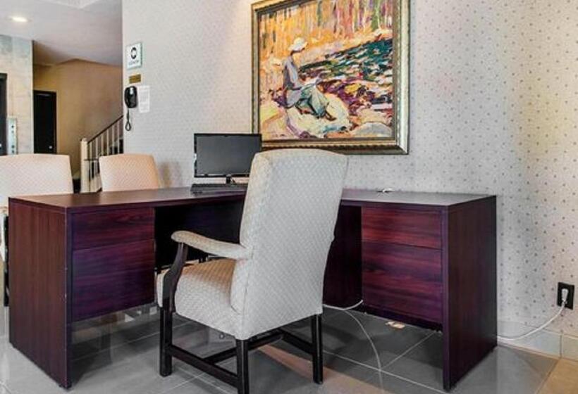 فندق Econo Lodge