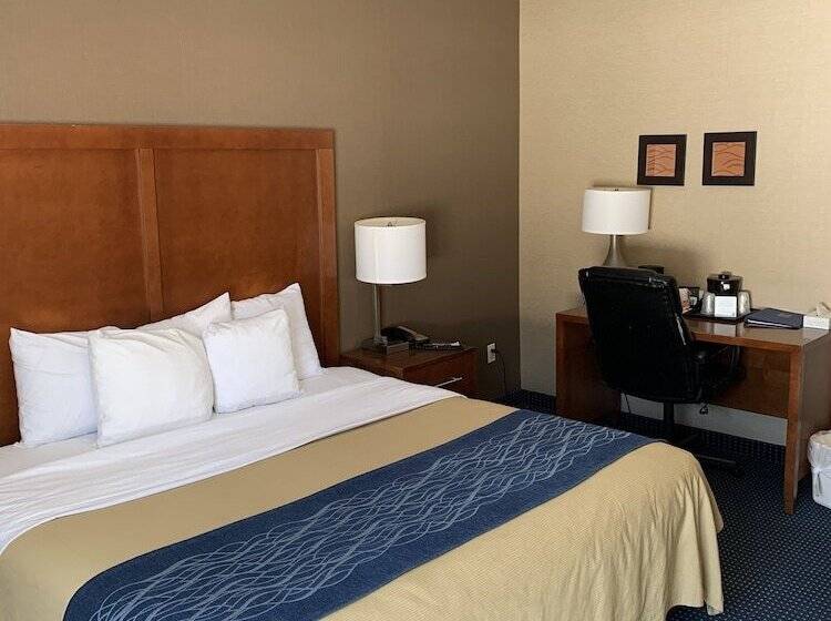 Отель Comfort Inn Crystal Lake   Algonquin