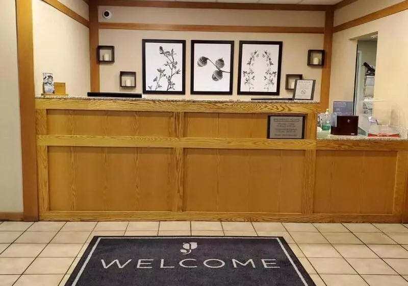 هتل Country Inn & Suites By Radisson, Bend, Or