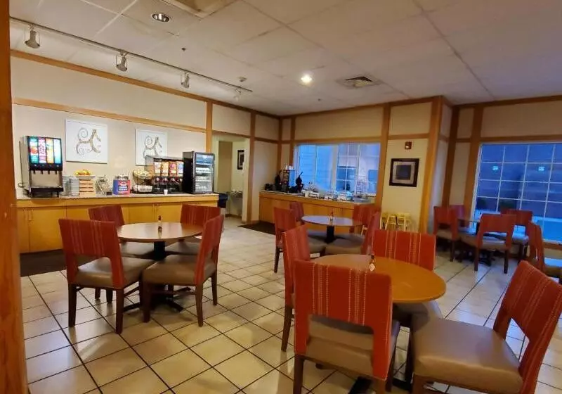 هتل Country Inn & Suites By Radisson, Bend, Or