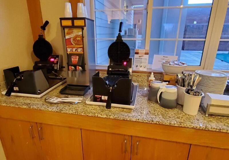 Hotel Country Inn & Suites By Radisson, Bend, Or