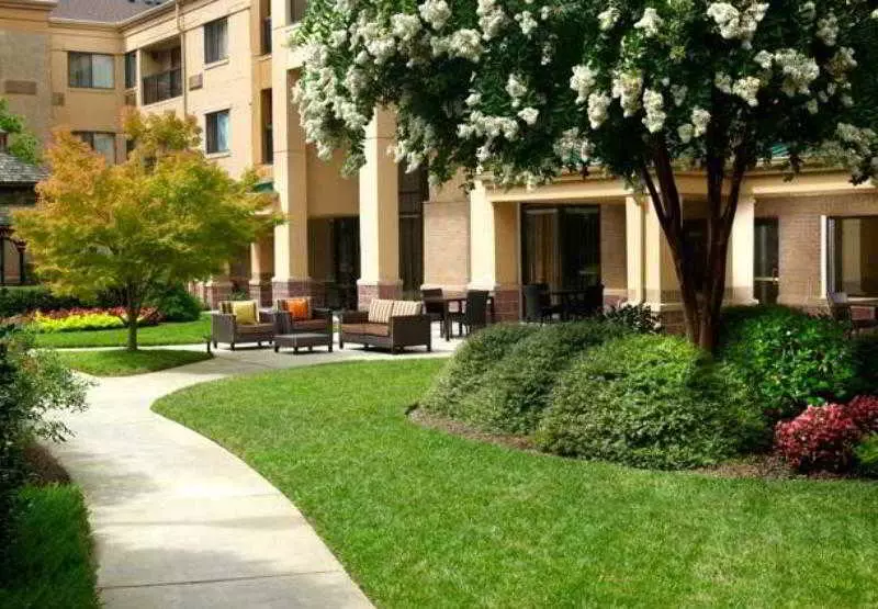 ホテル Courtyard By Marriott Atlanta Alpharetta
