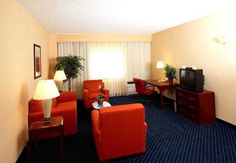 Hotel Courtyard Dallas Addison Quorum Drive