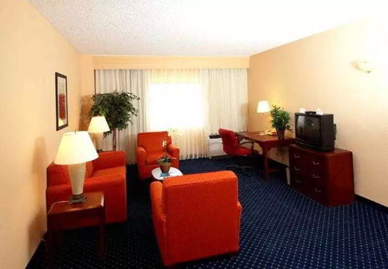 فندق Courtyard Dallas Addison Quorum Drive