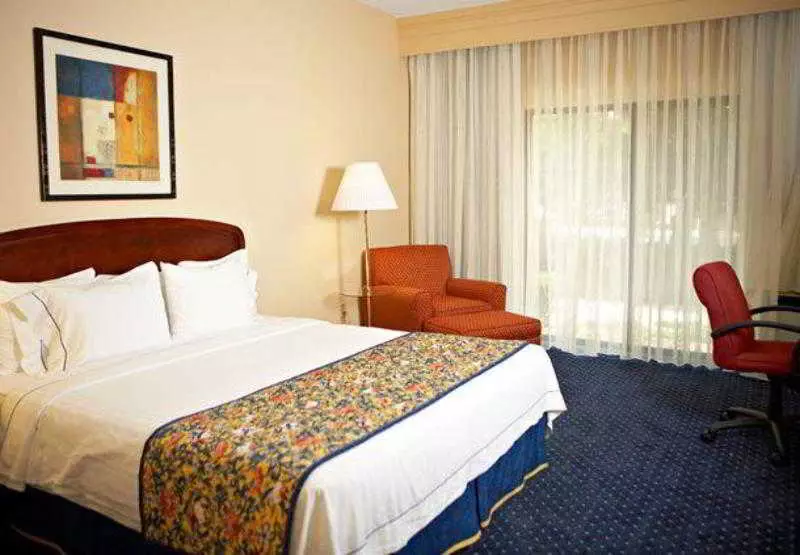 فندق Courtyard Dallas Addison Quorum Drive