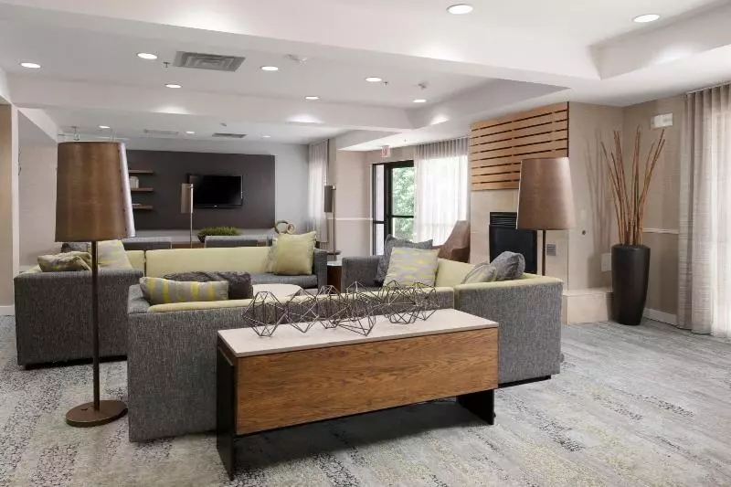 فندق Courtyard Dallas Addison Quorum Drive