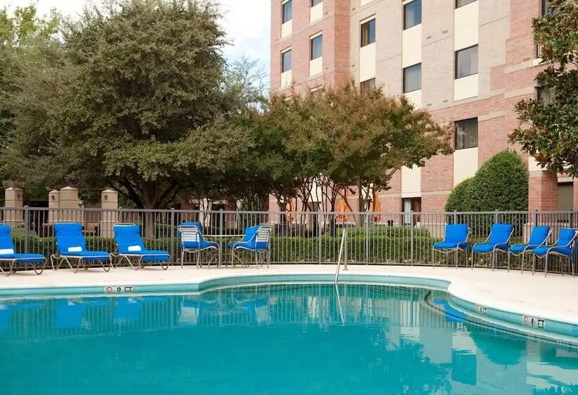 فندق Courtyard Dallas Addison Quorum Drive