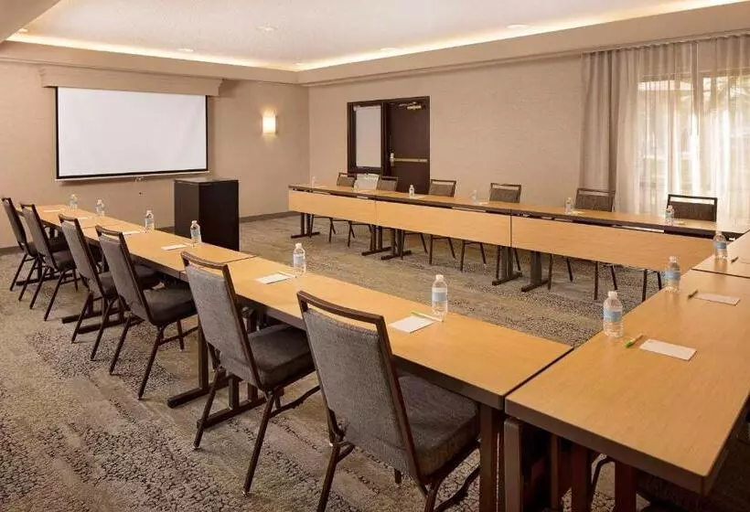 فندق Courtyard Dallas Addison Quorum Drive