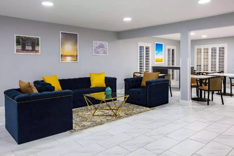 호텔 Days Inn By Wyndham Granbury