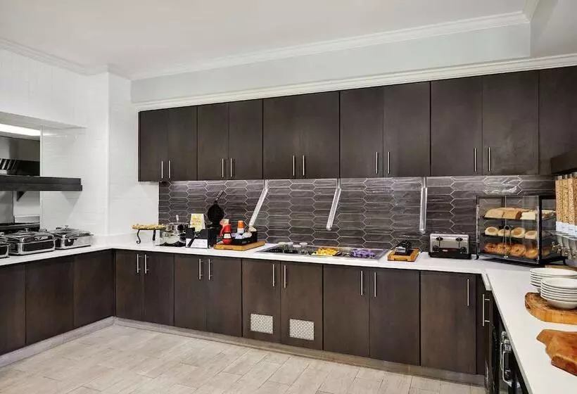 فندق Hilton Garden Inn Cincinnati Northeast