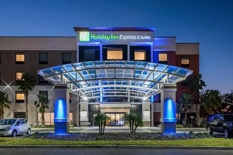 Отель Holiday Inn Express & Suites Lakeland South By Ihg