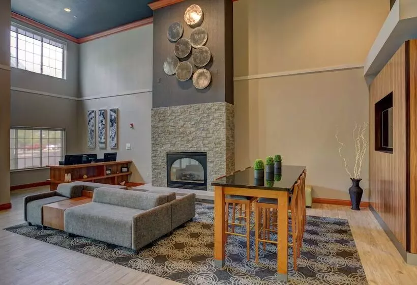 فندق Holiday Inn Milwaukee Airport, An Ihg