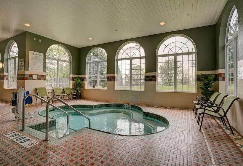 فندق Holiday Inn Milwaukee Airport, An Ihg