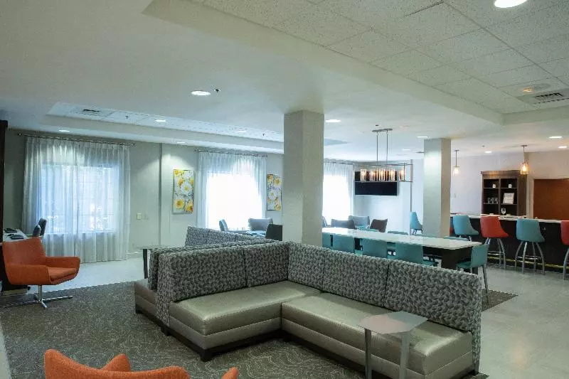 هتل Holiday Inn & Suites Raleigh Cary, An Ihg