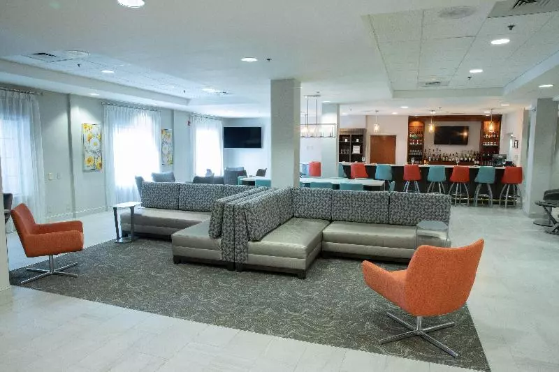 هتل Holiday Inn & Suites Raleigh Cary, An Ihg