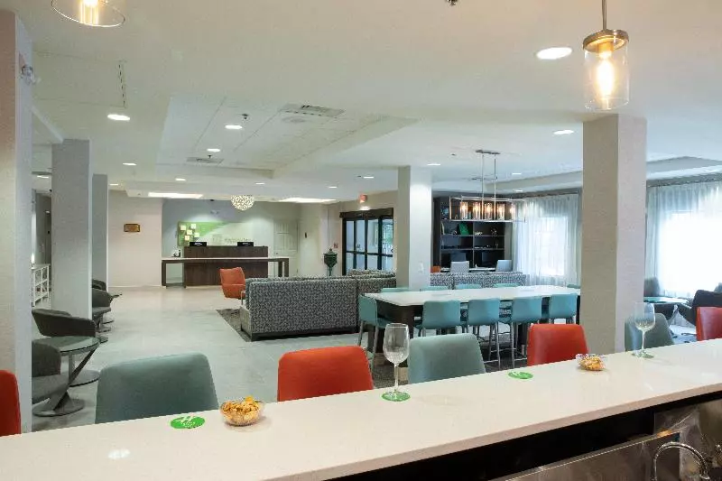 هتل Holiday Inn & Suites Raleigh Cary, An Ihg