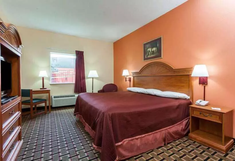 Отель Howard Johnson By Wyndham Airport