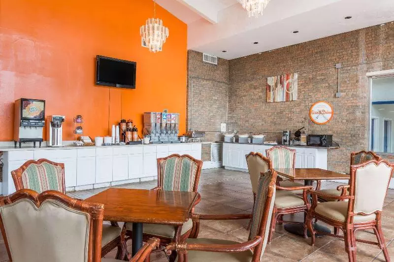 Отель Howard Johnson By Wyndham Daleville/roanoke North