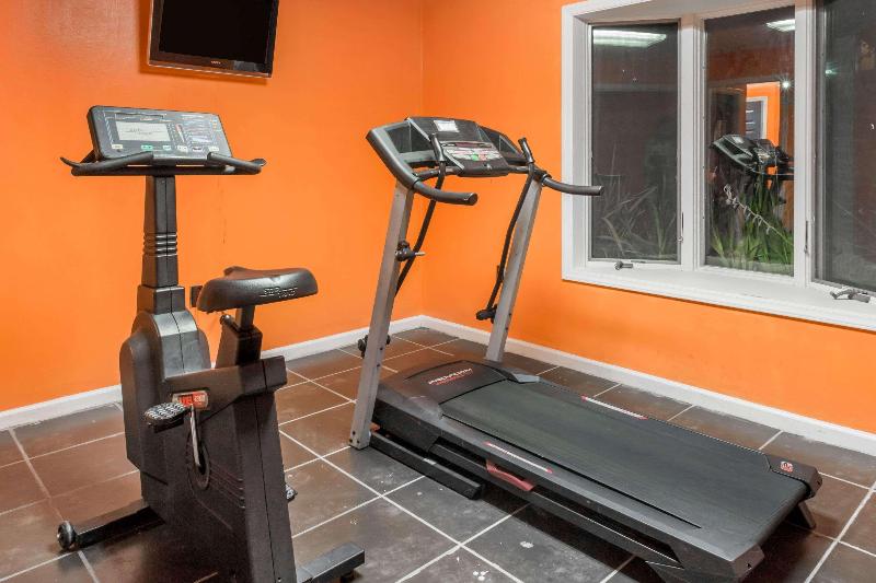 酒店 Howard Johnson By Wyndham Daleville/roanoke North