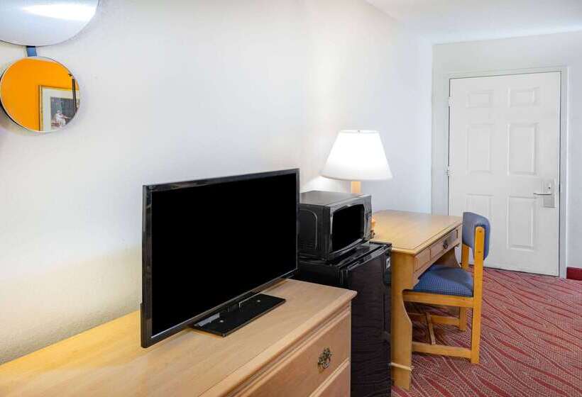 호텔 Howard Johnson By Wyndham Staunton