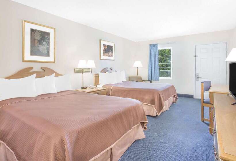 호텔 Howard Johnson By Wyndham Staunton