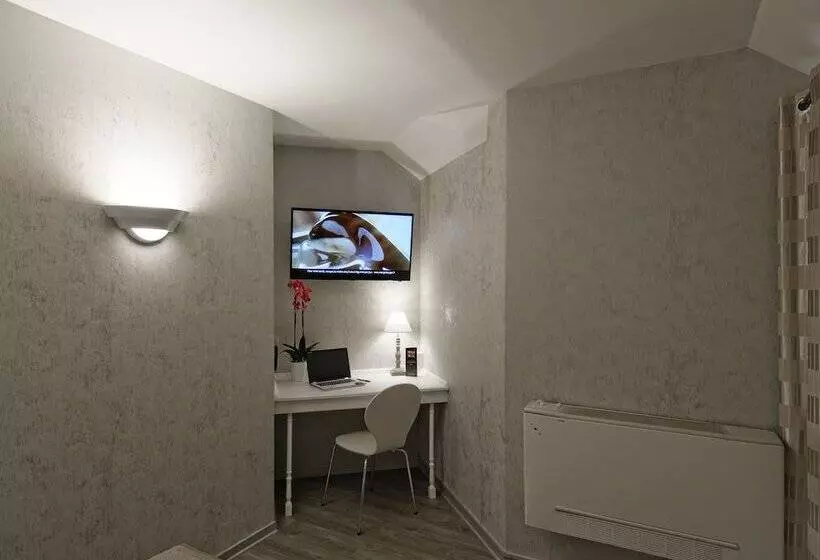 Отель Le Chantereigne