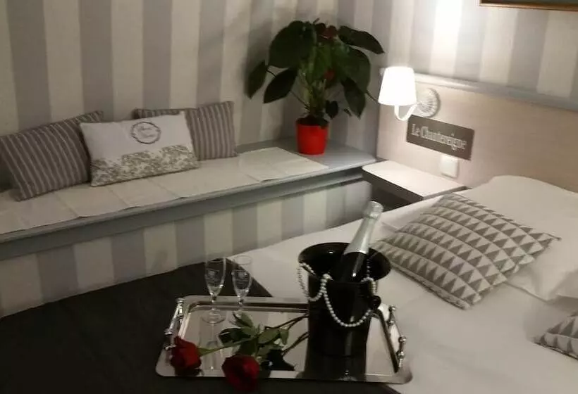 Отель Le Chantereigne