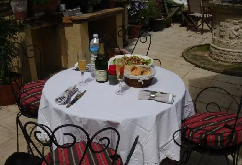 ホテル Manoir De La Rivière