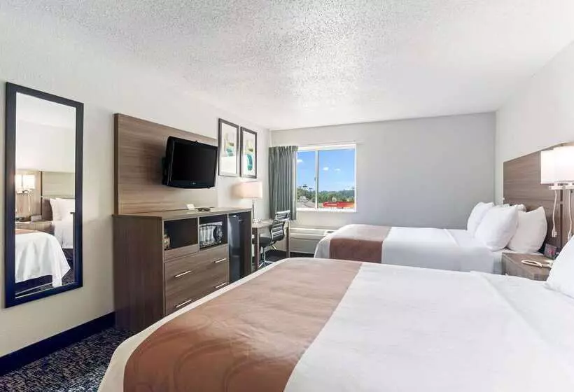 ホテル Quality Inn & Suites