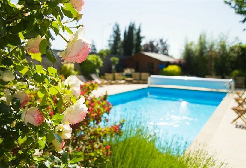 Les Paulands Chateaux & Hotels De France