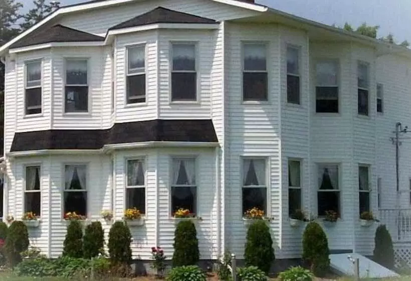 ベッドアンドブレックファースト The Parrsboro Mansion Inn