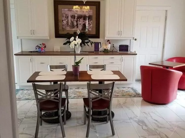 ベッドアンドブレックファースト The Parrsboro Mansion Inn