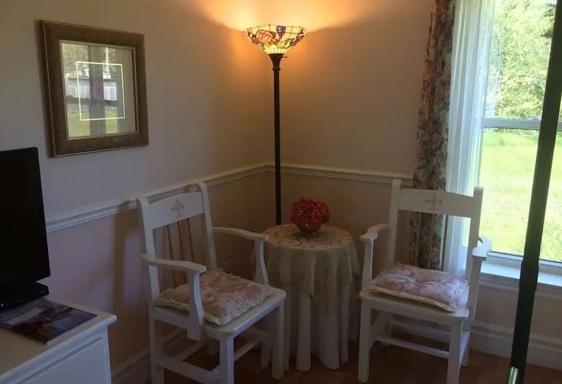ベッドアンドブレックファースト The Parrsboro Mansion Inn