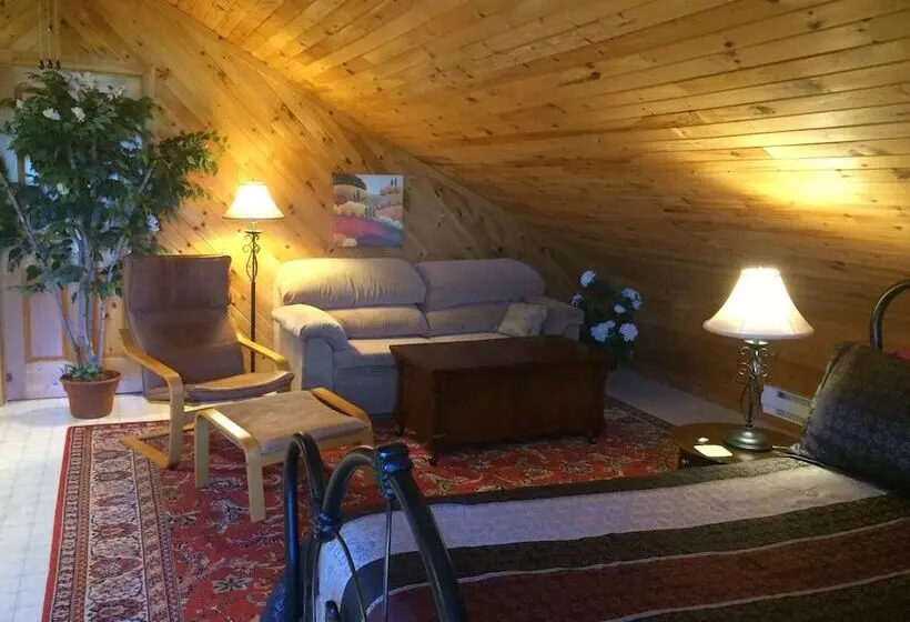 ベッドアンドブレックファースト The Parrsboro Mansion Inn