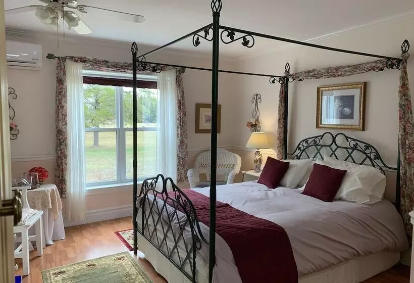 ベッドアンドブレックファースト The Parrsboro Mansion Inn