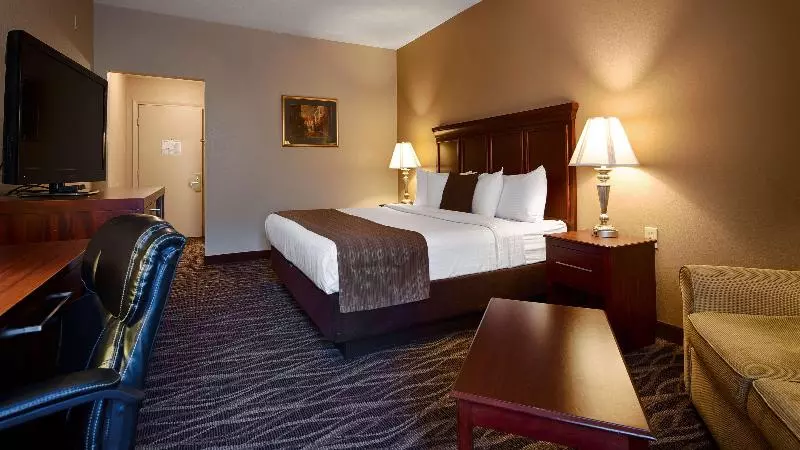 Best Western Plus Russellville Hotel & Suites