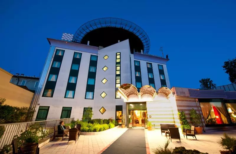 Castagna Palace Hotel & Restaurant