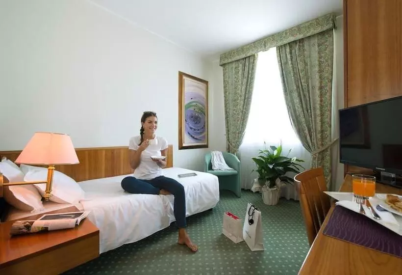 Castagna Palace Hotel & Restaurant