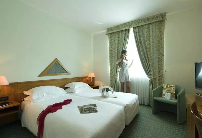 Castagna Palace Hotel & Restaurant