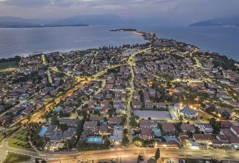 هتل Gardenia Sirmione