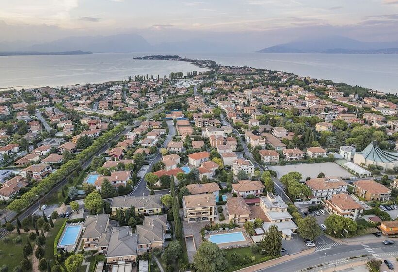 Отель Gardenia Sirmione