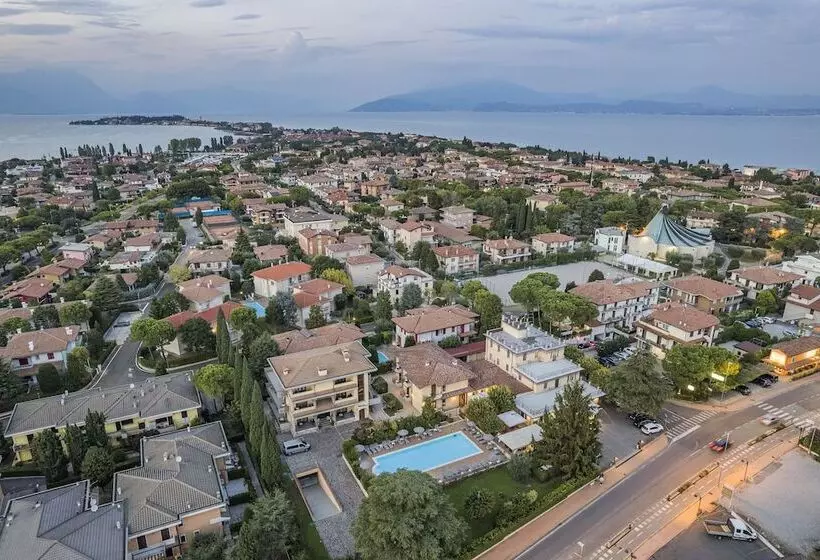 هتل Gardenia Sirmione