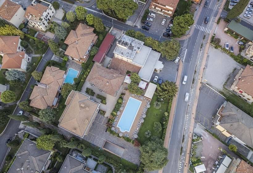 Отель Gardenia Sirmione