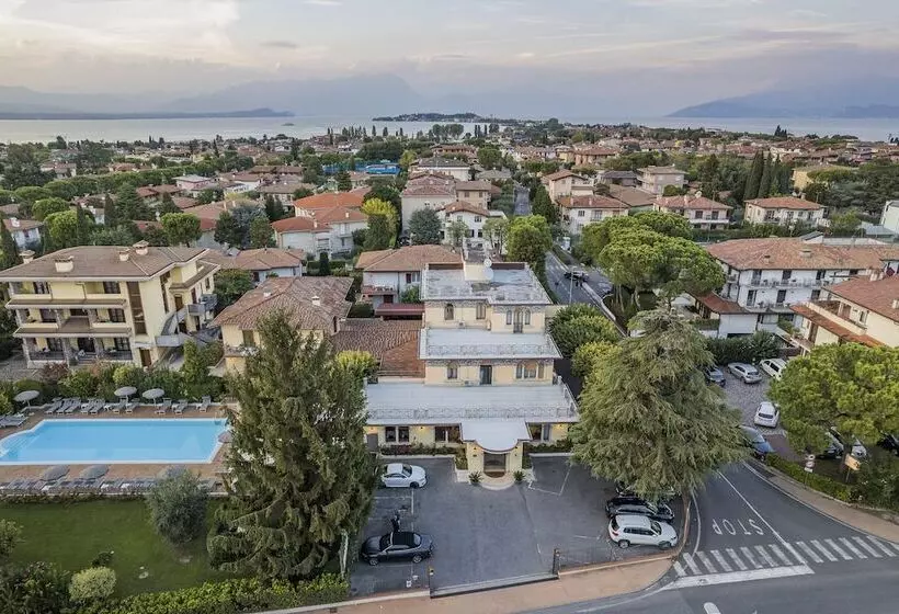 هتل Gardenia Sirmione