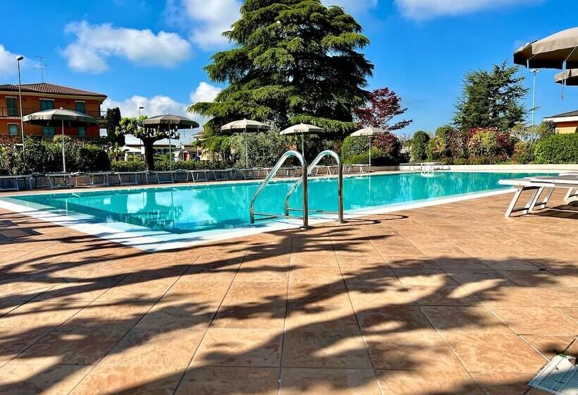 Отель Gardenia Sirmione